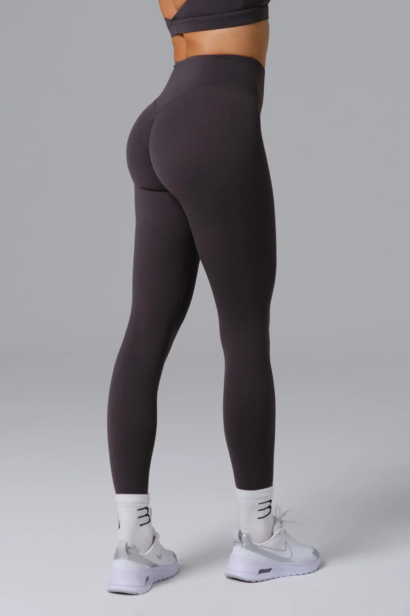 Flexible Charcoal Leggings | Built with Lightweight Nylon