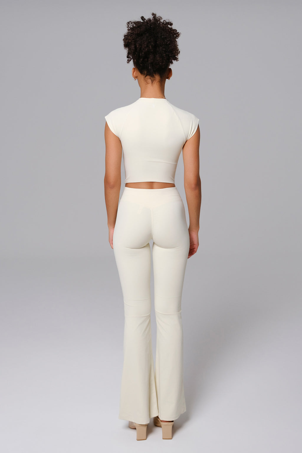 Zoe V-Waist Flare Leggings - Soft Cream (FINAL SALE)