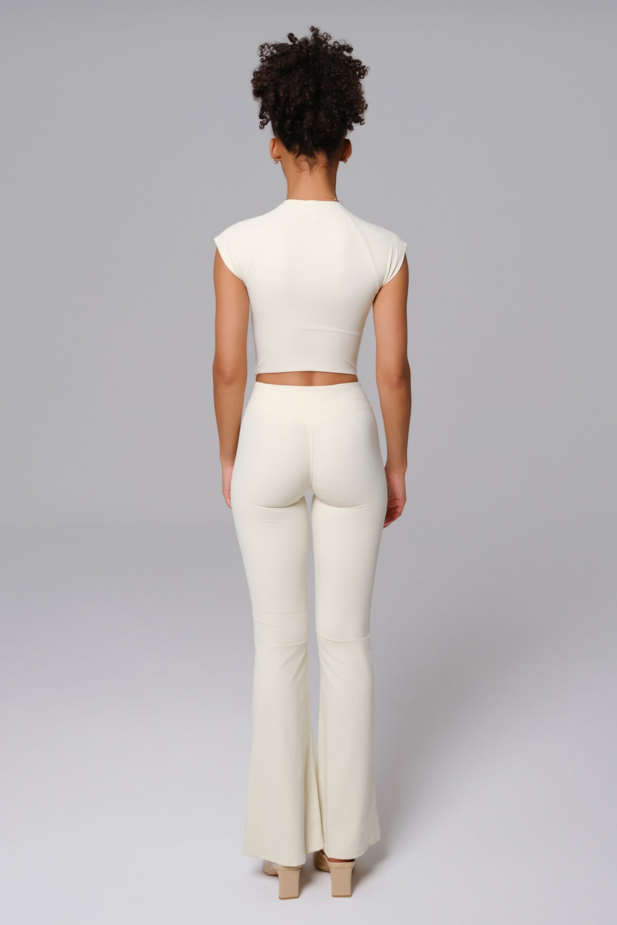 Zoe V-Waist Flare Leggings - Soft Cream (FINAL SALE)