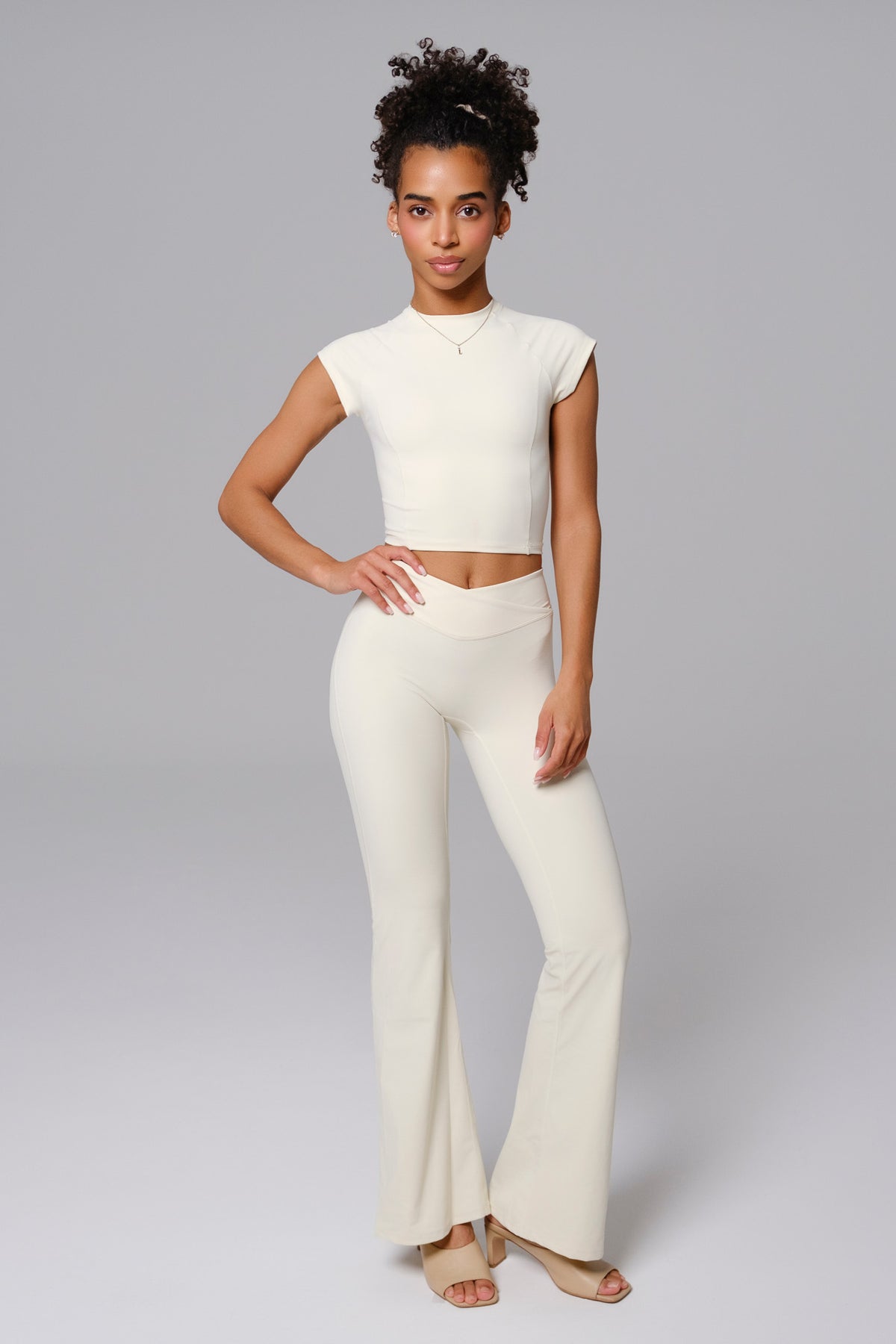 Zoe V-Waist Flare Leggings - Soft Cream (FINAL SALE)