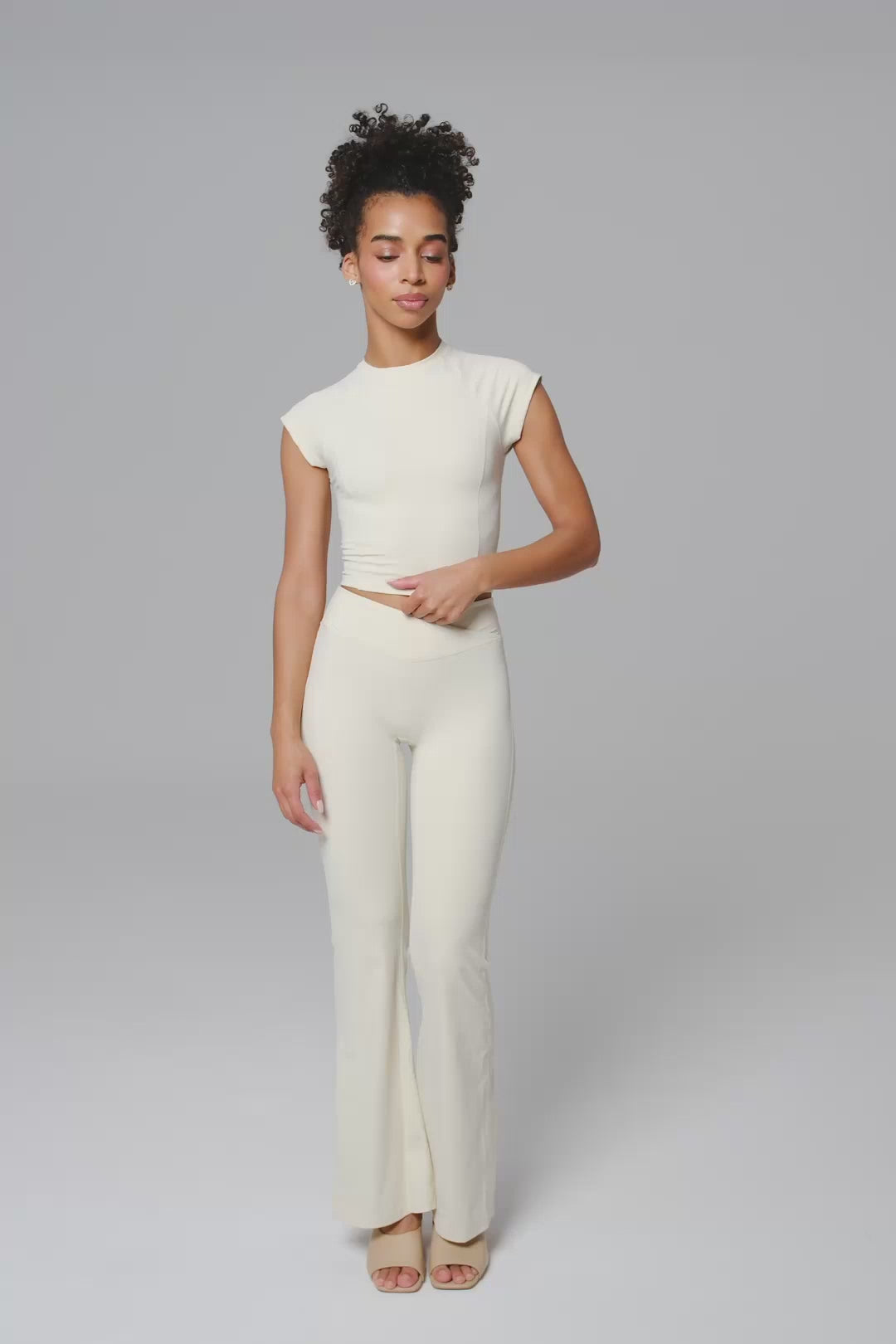 Zoe V-Waist Flare Leggings - Soft Cream (FINAL SALE)